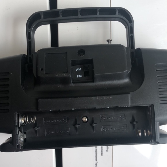 Beach radio vintage/ Retro miniature boombox Suntone Dual speaker radio - Picture 6 of 9